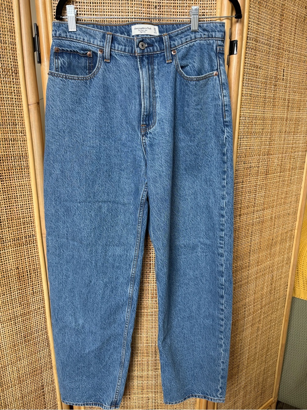 Abercrombie & Fitch The Taper Jean High Rise - Size 29 / 8